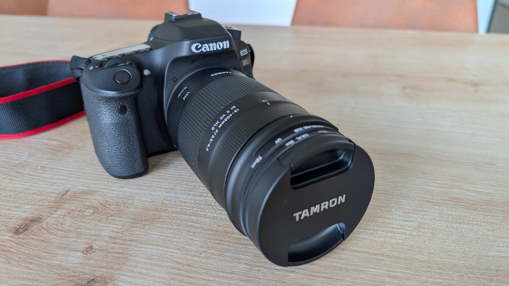 Canon EOS 80D + Tamron 18-400mm – complete set, TV, Hi-fi & Vidéo, Pare-soleil, Canon, Comme neuf, Enlèvement