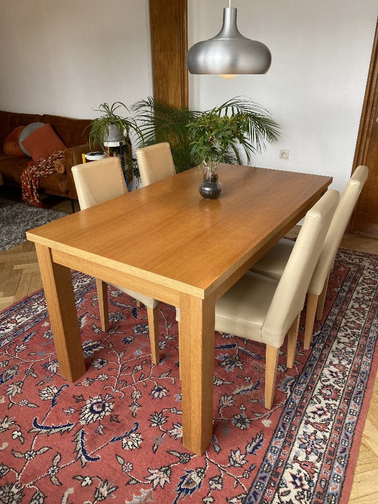 Massief ogende eettafel met 4 stoelen – 150 x 90 cm, Ophalen, Gebruikt, 100 tot 150 cm, 50 tot 100 cm