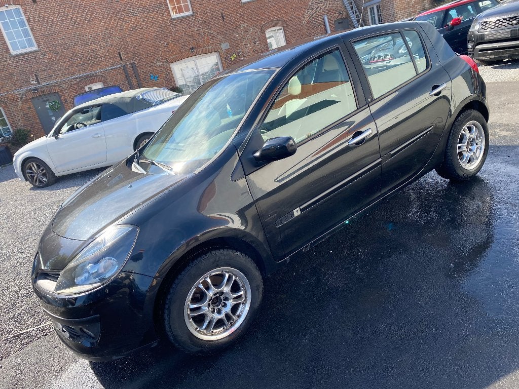 Renault CLIO 3 fase 1 2.0 16V 2006 130 km INITIAL Parijs, Auto's, Particulier, Te koop, Clio