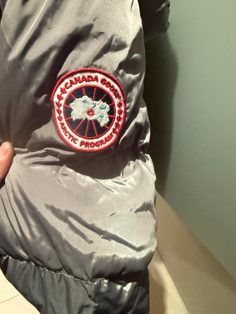 Winterjas van canada goose maat L, Ophalen