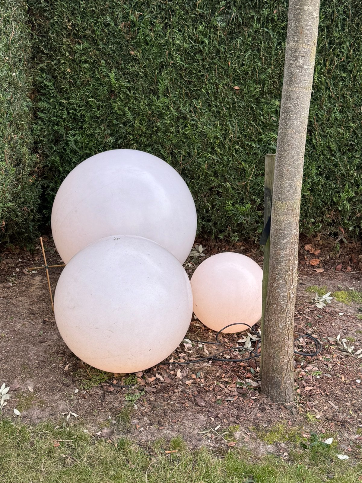 2 buitenlampen bol 80 cm en 70 cm, Ophalen, Kunststof, Gebruikt, Overige typen