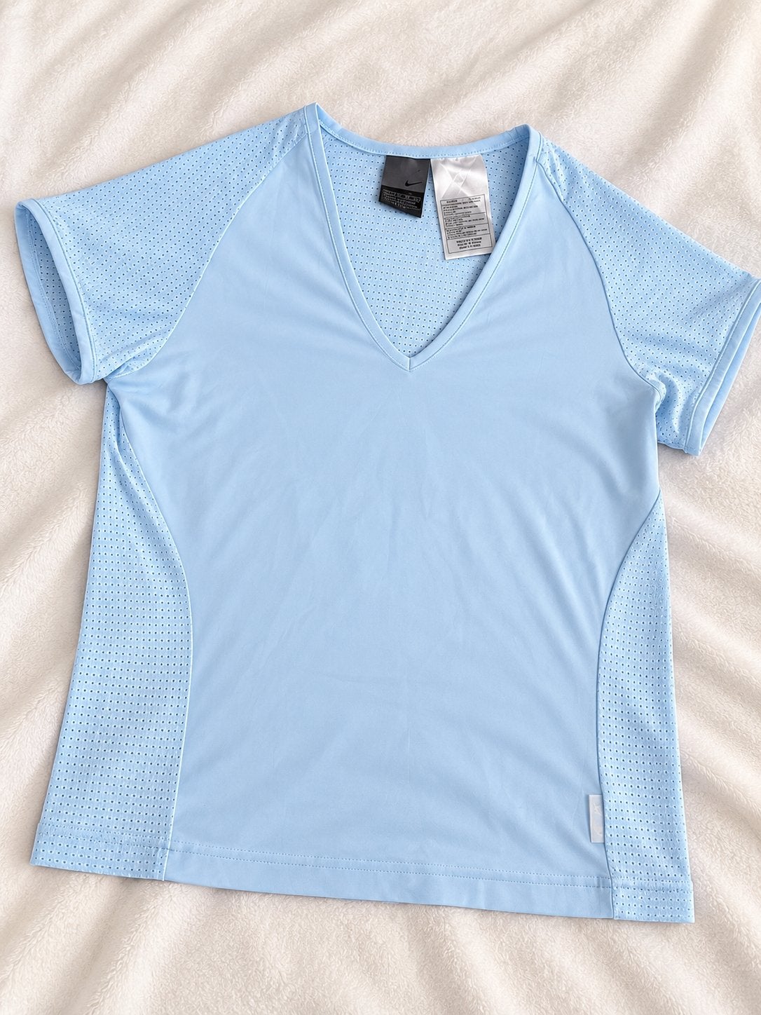 Nike Dri-FIT hemelsblauw T-shirt met V-hals - Maat M, Ophalen of Verzenden, Zo goed als nieuw, Blauw, Korte mouw