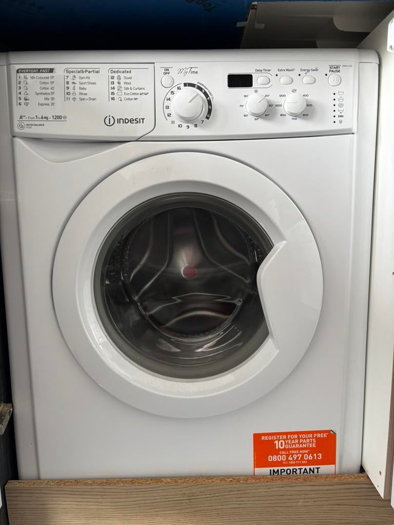 Wasmachine Indesit, Elektronische apparatuur, Wasmachines, Ophalen, Minder dan 85 cm, 4 tot 6 kg, Minder dan 1200 toeren