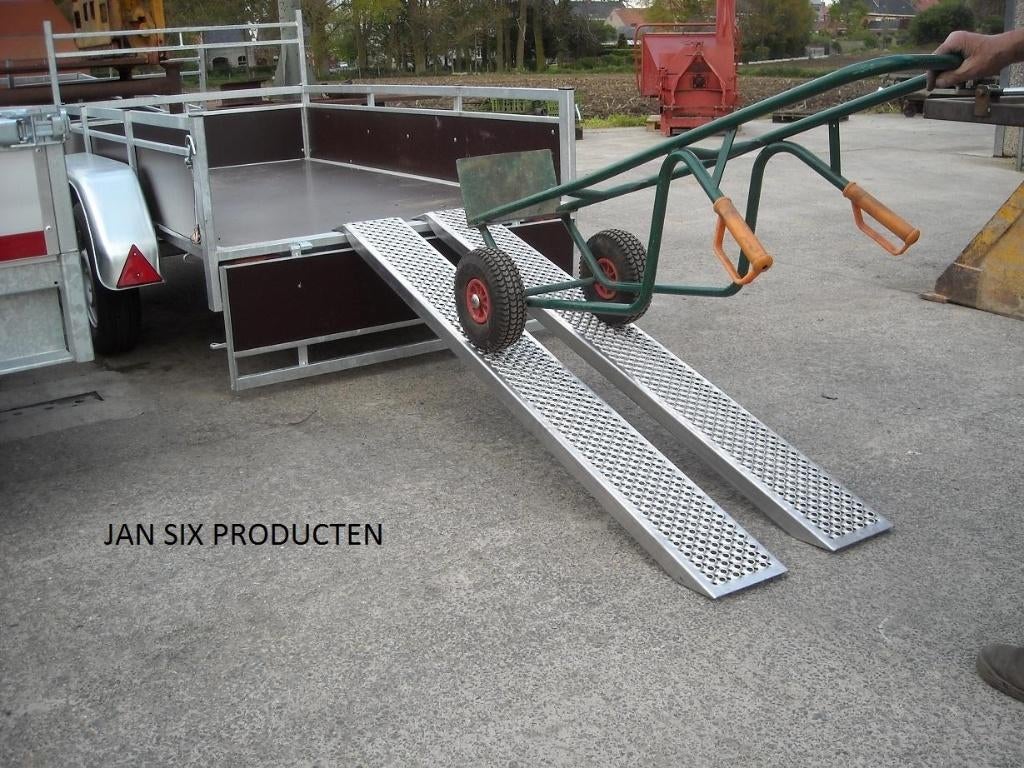 Alu. oprijplaten geperforeerd afmetingen 1500x260 cap 1000kg, Ophalen, Nieuw