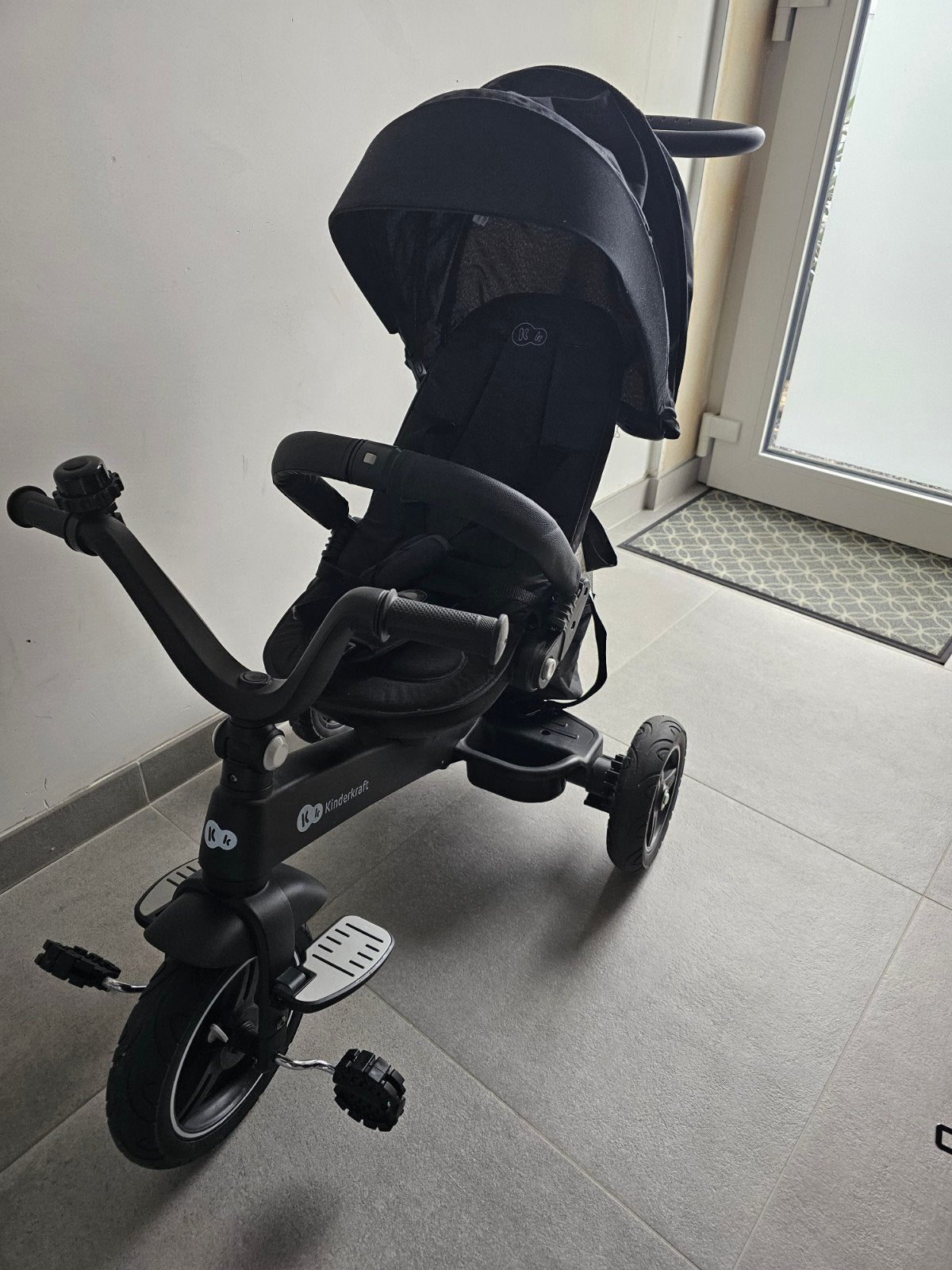 Driewieler Kinderkraft met duwstang, Fietsen en Brommers, Ophalen, Zo goed als nieuw, Kinderkraft, Duwstang