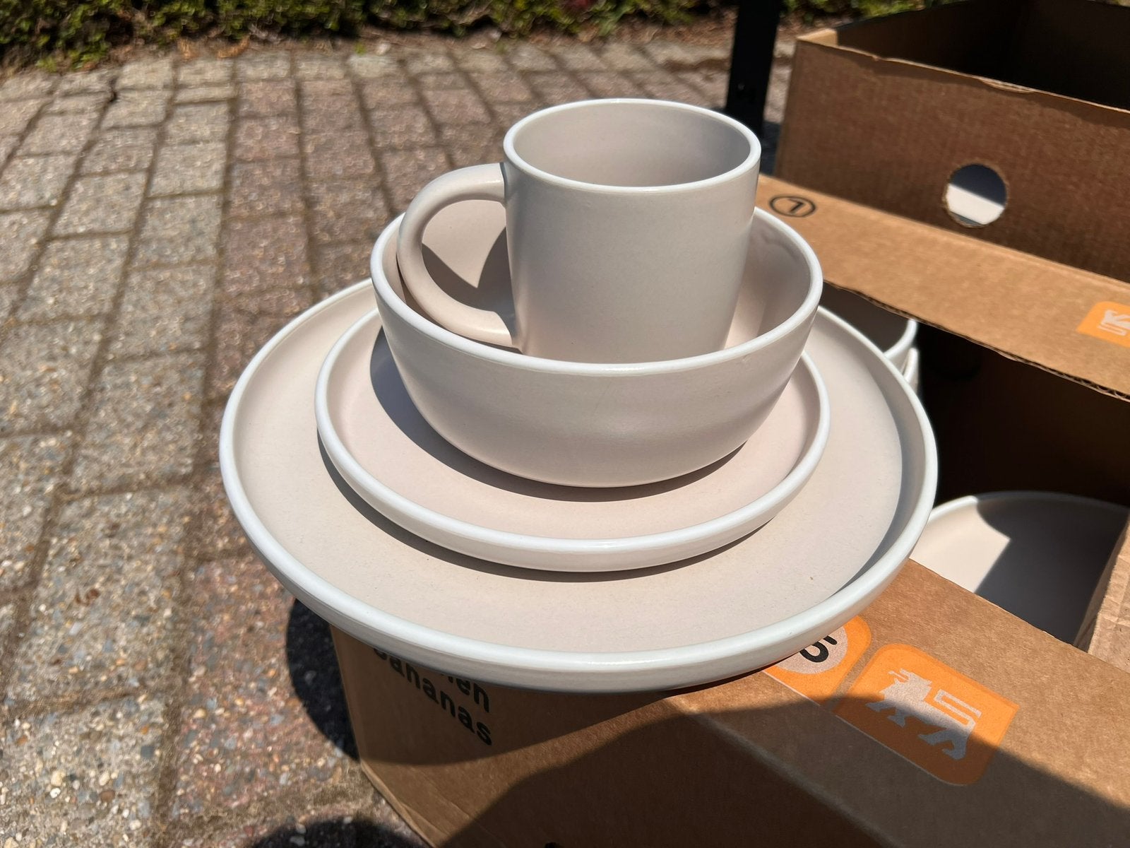 Modern servies 12 personen (48 stuks), Huis en Inrichting, Ophalen, Zo goed als nieuw, Modern