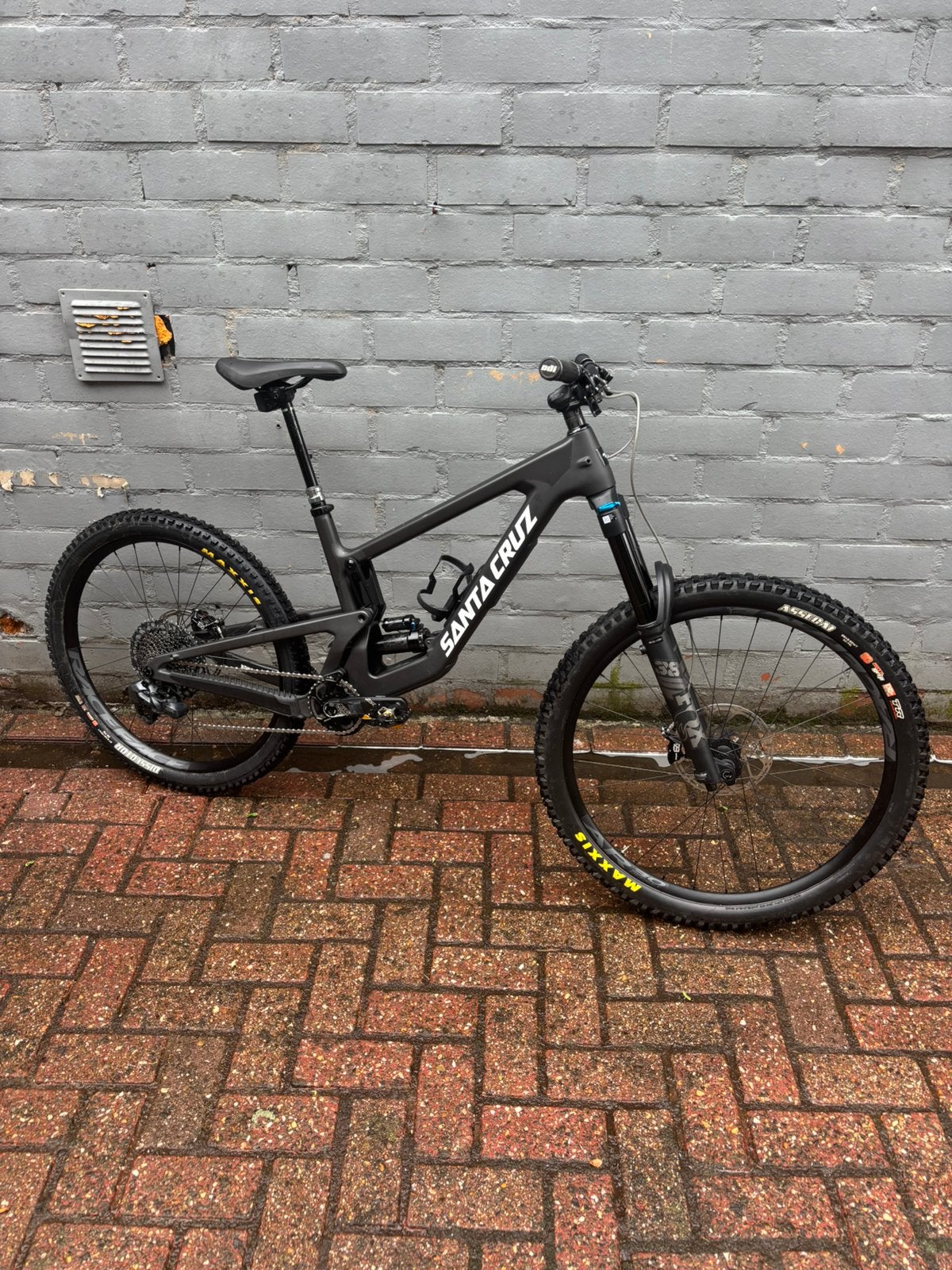 Santa Cruz Nomad C, VTT tout suspendu, Enlèvement, Comme neuf, Frein à disque