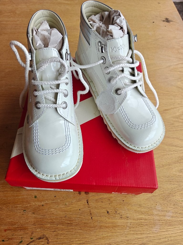 bottine kickers - neuve dans sa boîte, Neuf, Enlèvement ou Envoi, Boots et Botinnes, Kickers