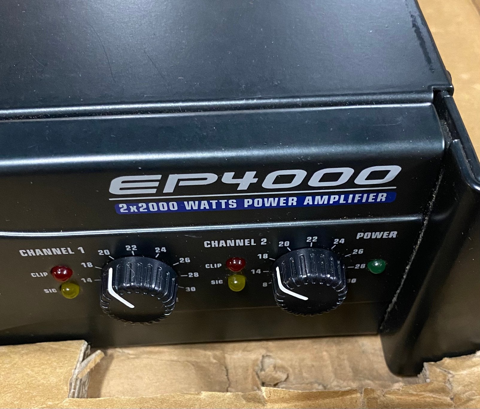 Amplificateur de puissance Behringer EP4000, Enlèvement, Comme neuf