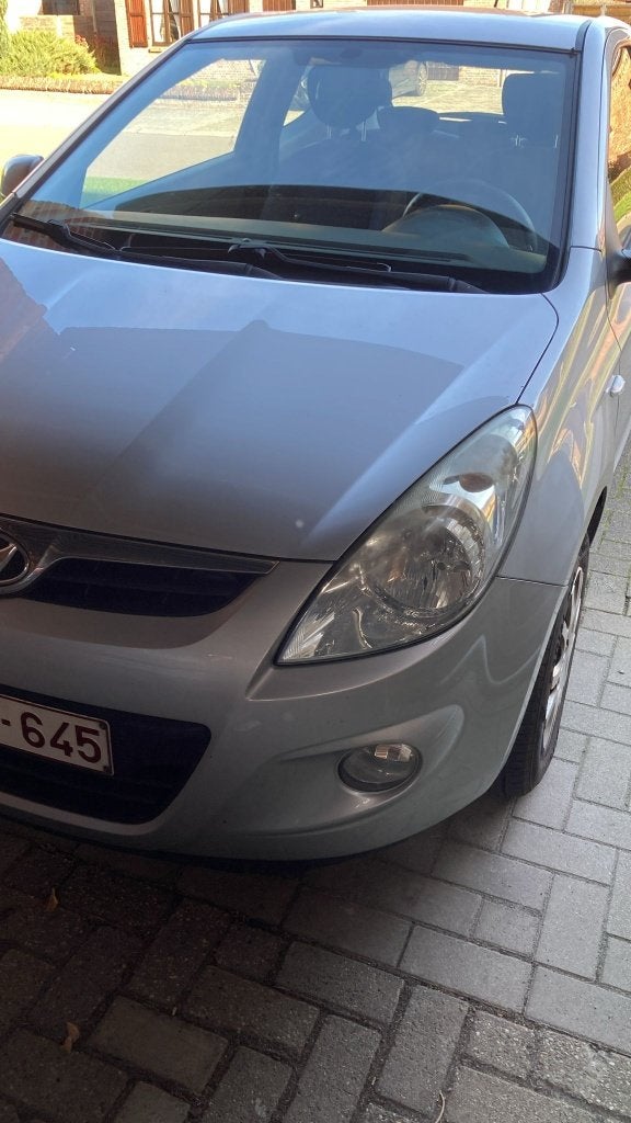 Hyundai i20 te koop, Argent ou Gris, Achat, Boîte manuelle, Diesel