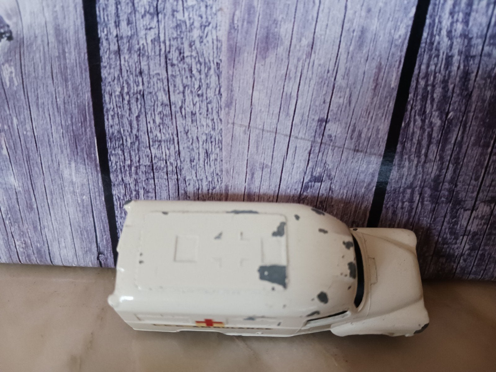 Matchbox 14 c. BEDFORD LOMAS AMBULANCE, Ophalen of Verzenden