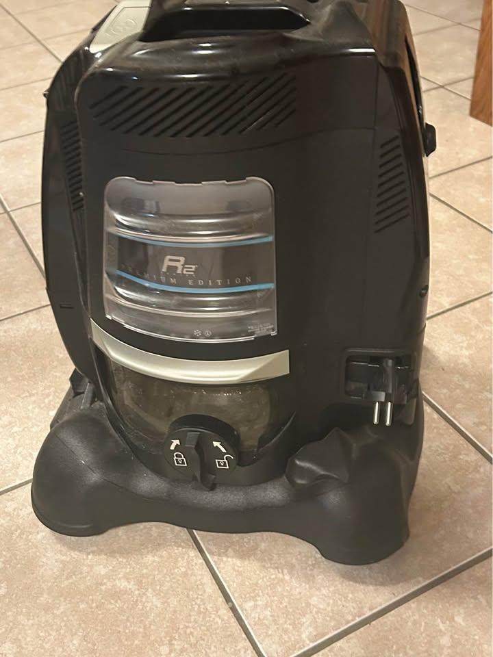 Stofzuiger met waterfilter; Ritello voor stomen en reinigen, Elektronische apparatuur, Stofzuigers, Ophalen