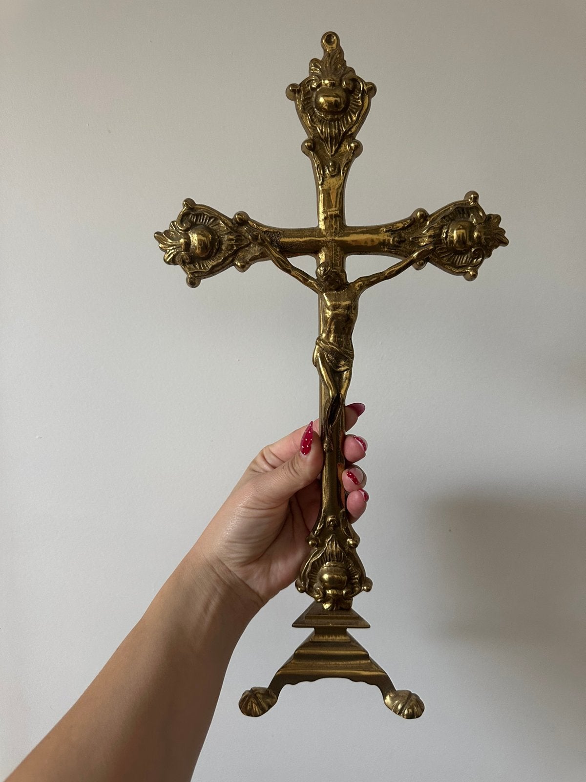 Antiek massief messing altaarkruis / staand crucifix 37 cm, Enlèvement ou Envoi