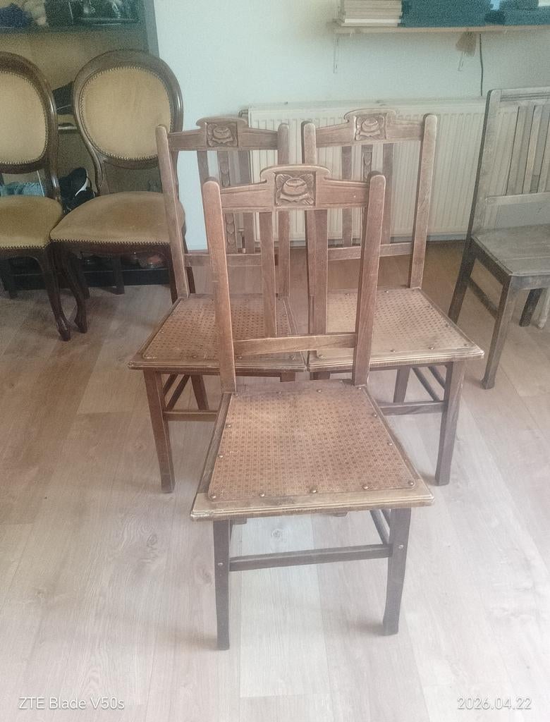 4 chaises Maastricht, Enlèvement