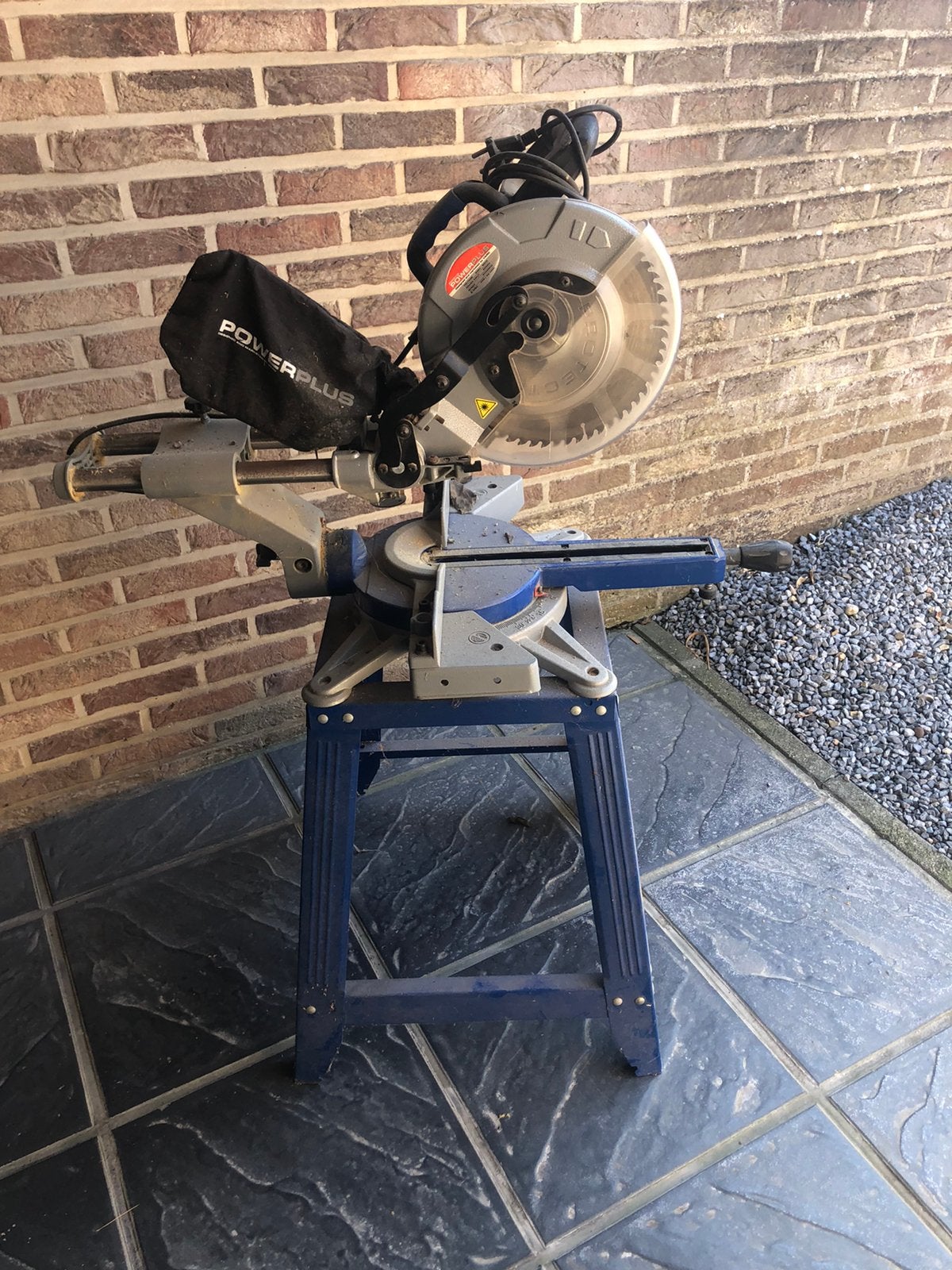 Telescopische verstekzaag Powerplus 8136, Doe-het-zelf en Bouw, Ophalen, Gebruikt, Powerplus, Afkortzaag