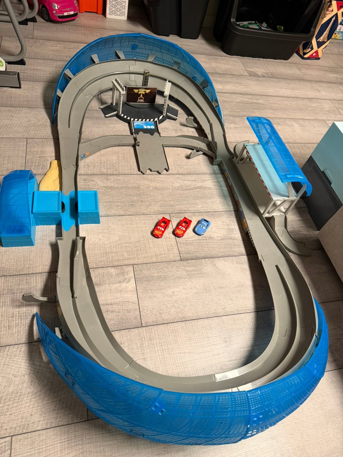 Complete Cars 3 Racebaan, Kinderen en Baby's, Speelgoed | Racebanen, Ophalen, Zo goed als nieuw, Racebaan