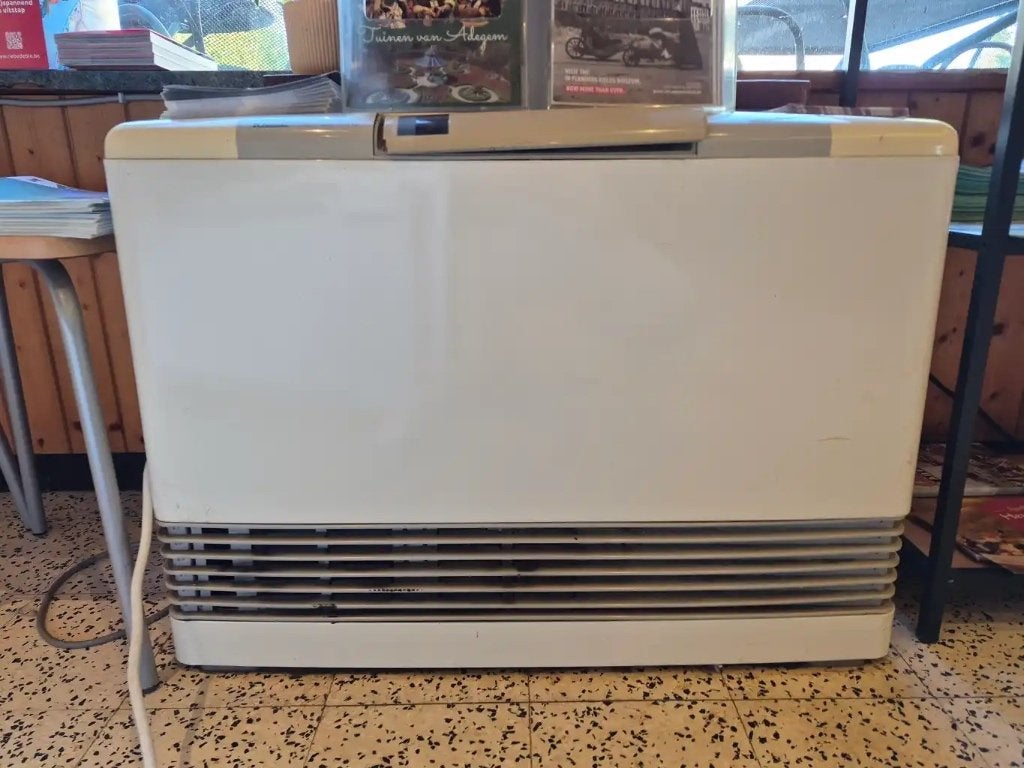 Propaanverwarming- merk Rinnai Energysaver 559FTR, Ophalen, 30 tot 80 cm, Gebruikt, Radiator