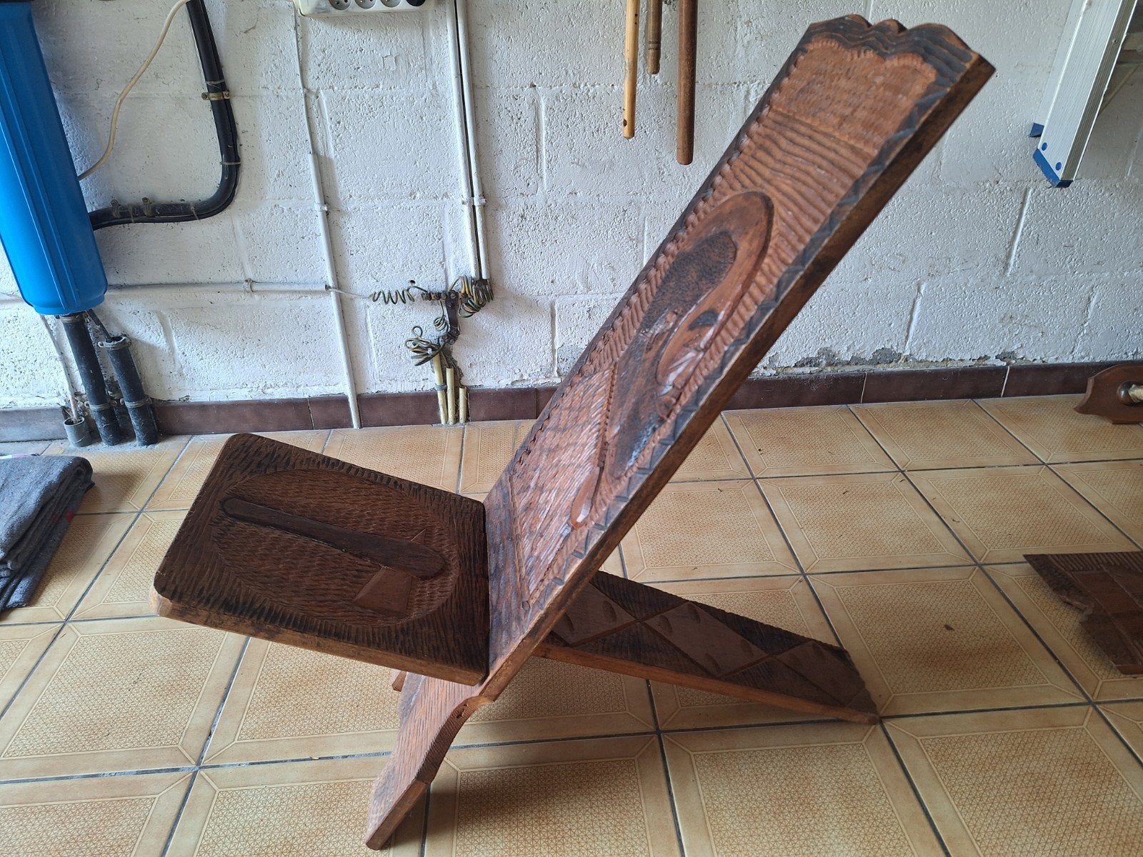 Afrikaanse stoel, Ophalen