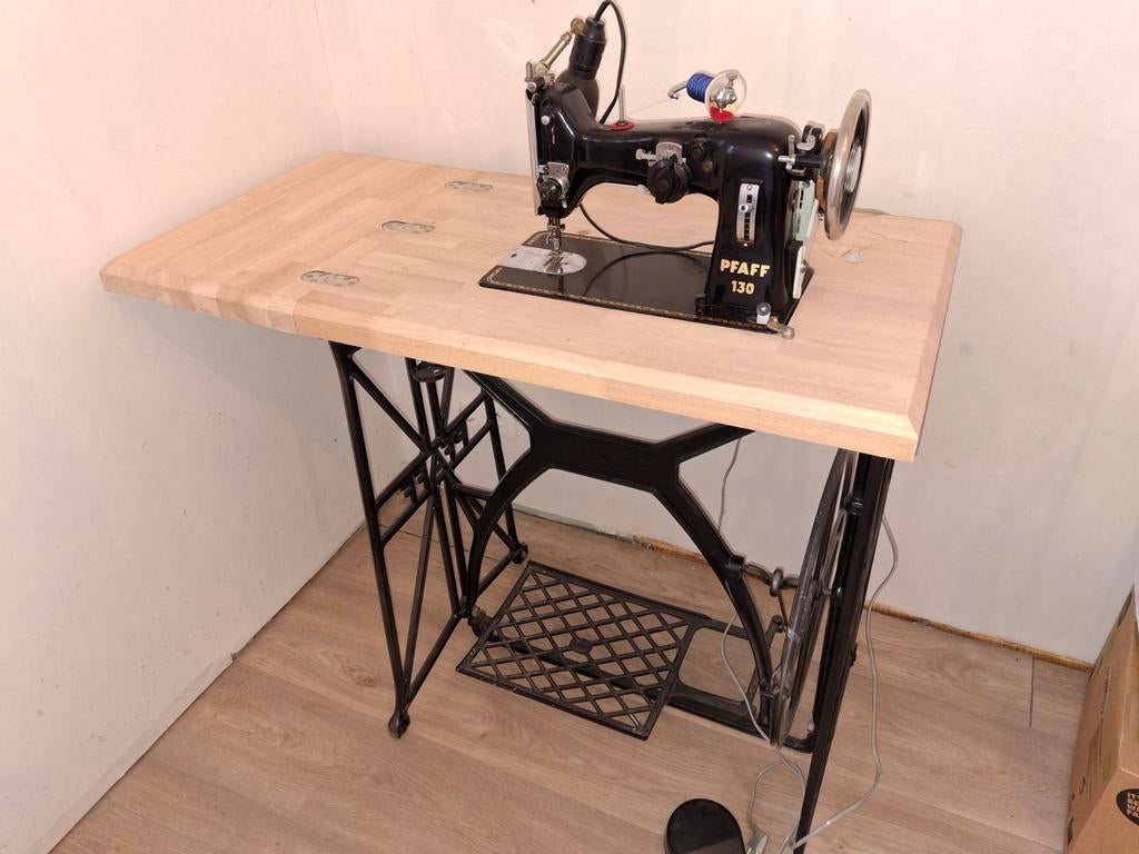Machine à coudre domestique Pfaff 130 décente., Enlèvement