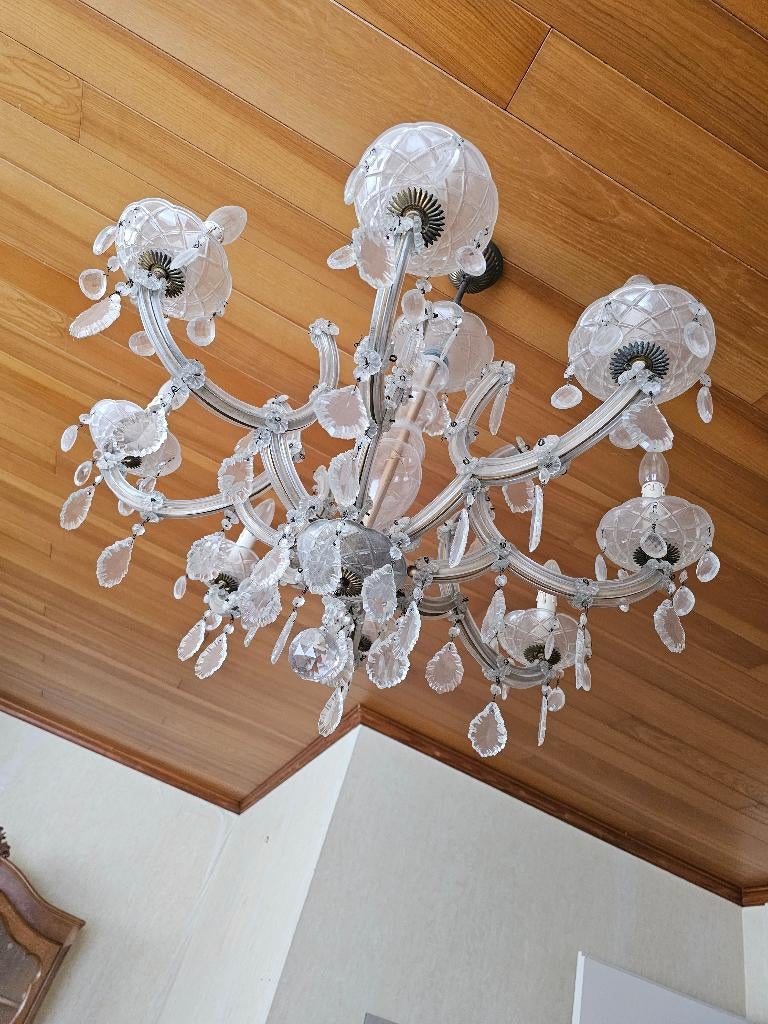 Glazen luchter met 8 lichtpunten, Ophalen