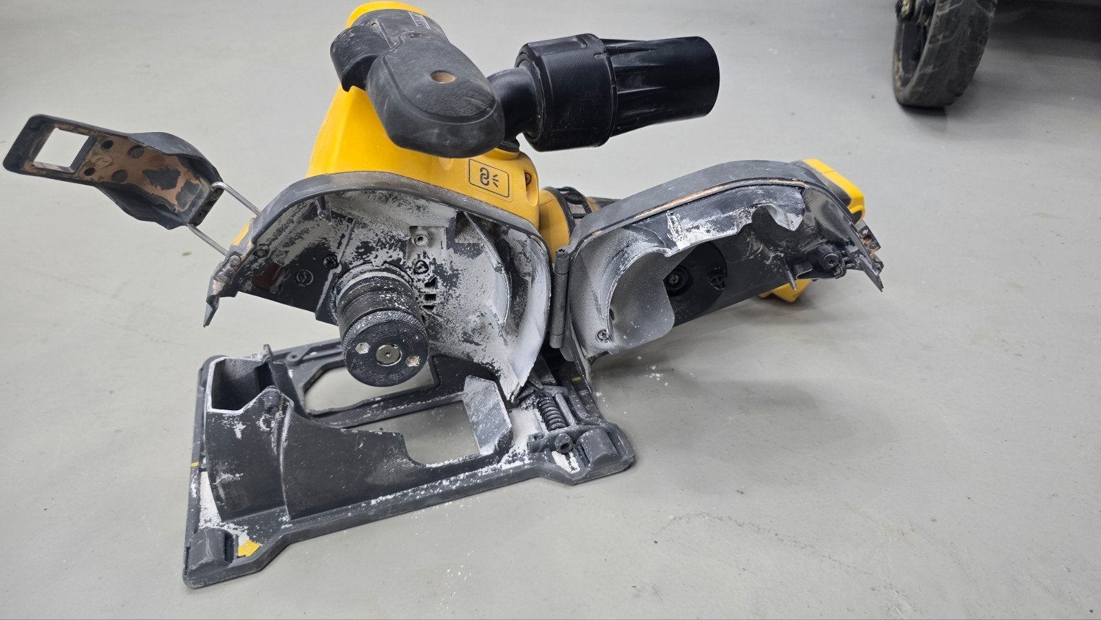 Dewalt DCG200NT-XJ
54V 125mm Sleuvenfrees in TSTAK koffer, Verzenden