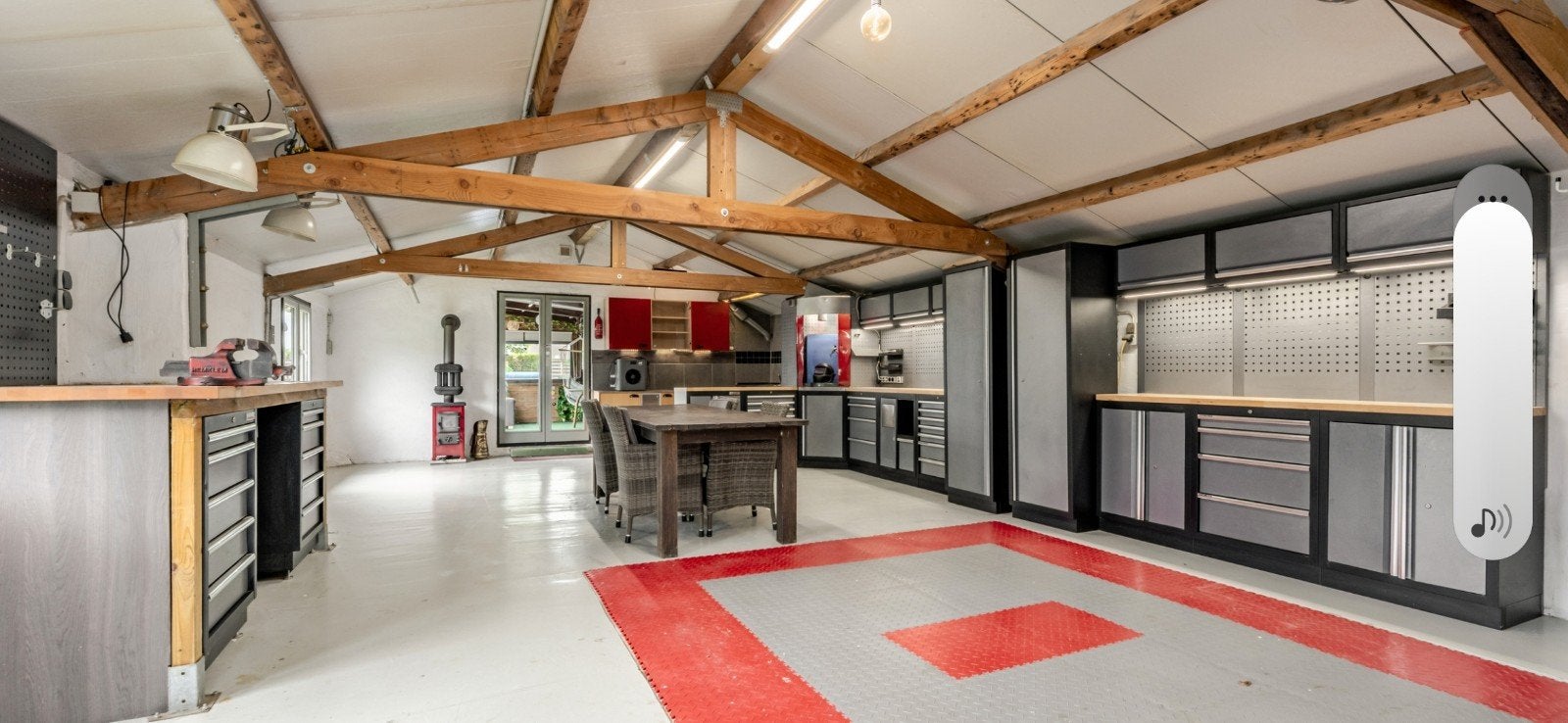 Espace de rangement de 60 m² à louer avec portail et électri