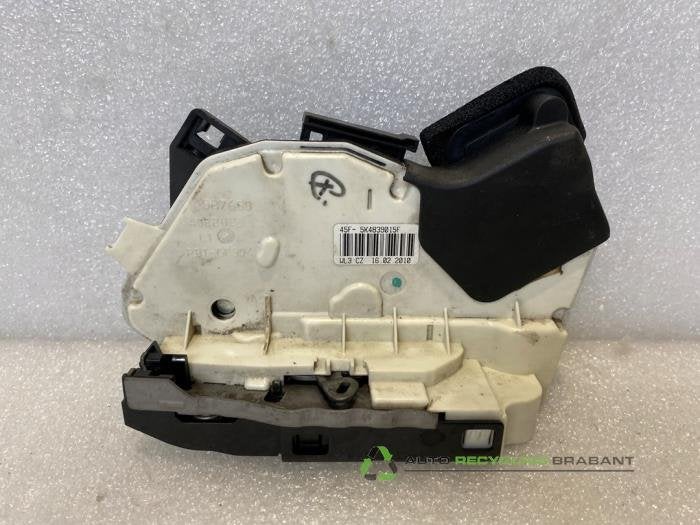 Serrure portière mécanique 4portes arrière gauche d'un Vo, Volkswagen, -, 3 mois de garantie, Utilisé