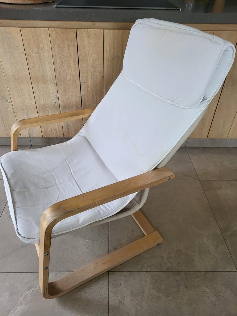 Ikea Poang zeteltje, Enlèvement