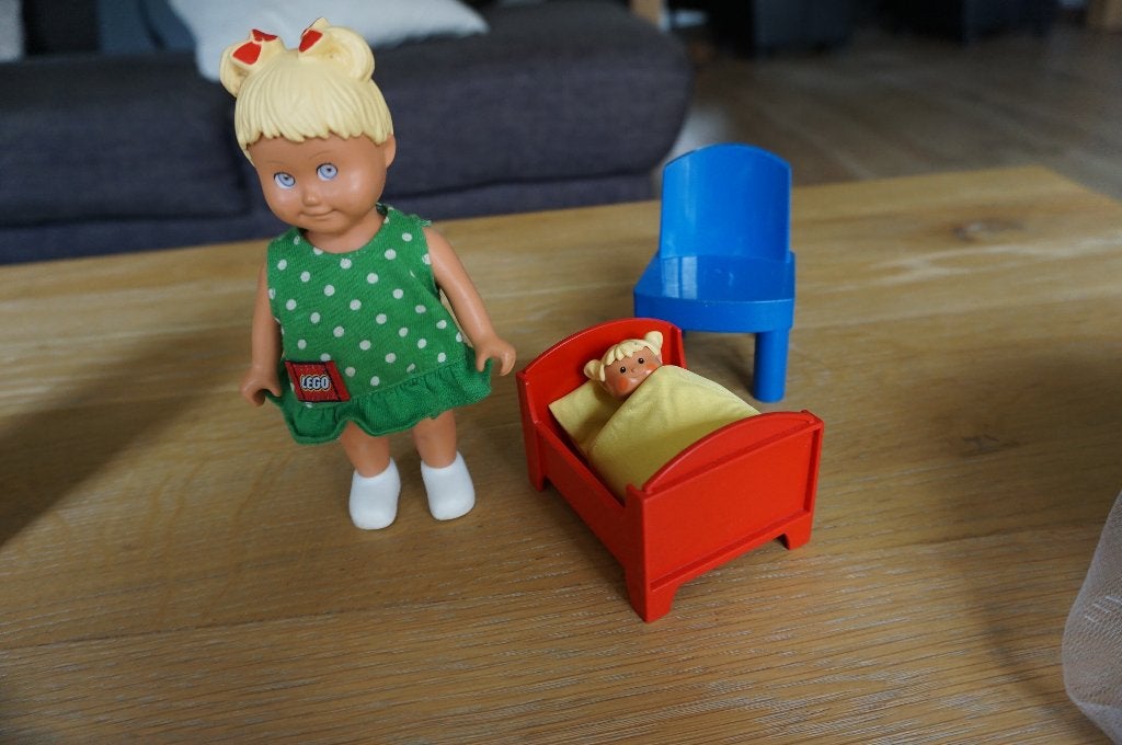 duplo anna 2953 dolls vintage compleet met bedje en slaapzak, Enfants & Bébés, Jouets | Duplo & Lego, Comme neuf, Duplo, Ensemble complet