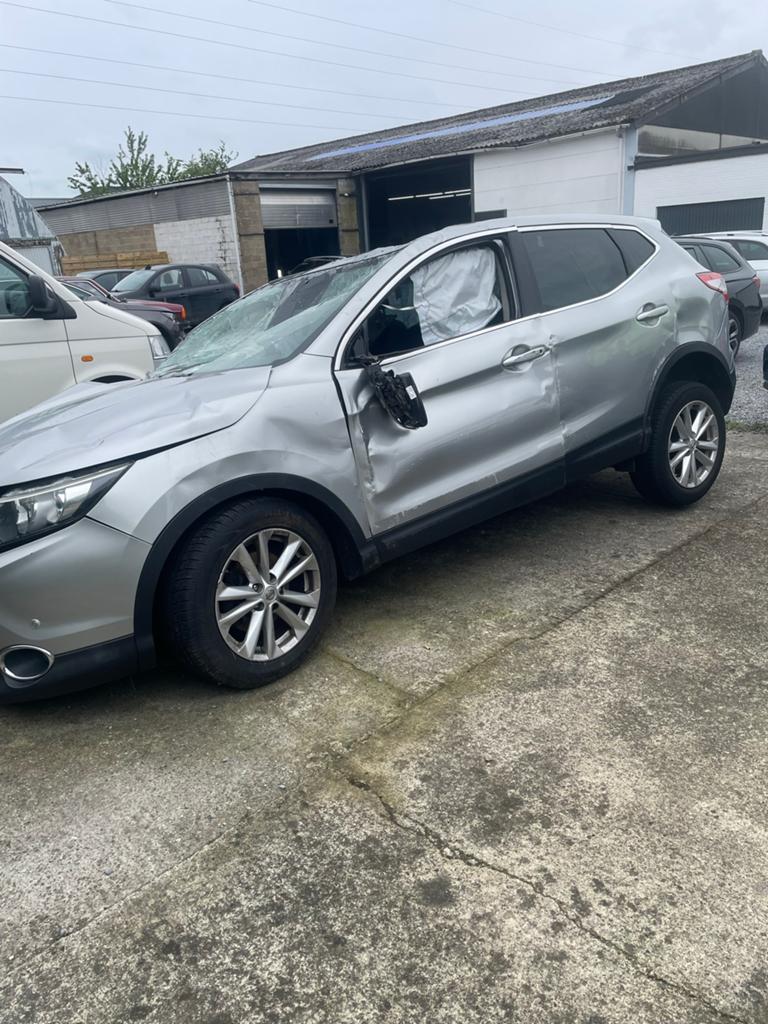 NISSAN QASHQAI EXPORT OF ONDERDELEN MOET SNEL WEG, Autos, Achat, 4 portes, Entreprise, Boîte manuelle