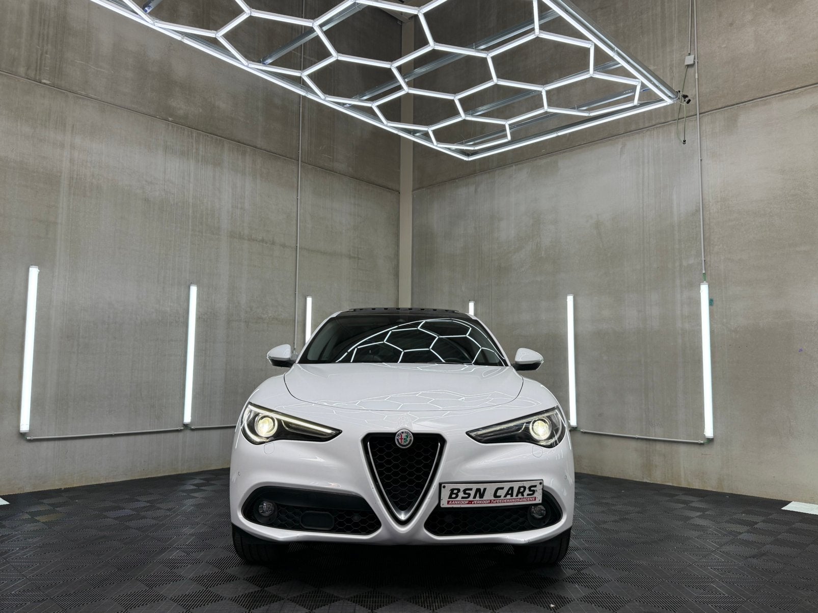 ALFA ROMEO STELVIO/PANO/CAMERA/LANE/MEMORY/FULL/GARANTIE, Automaat, Wit, Leder, SUV of Terreinwagen