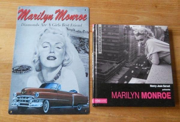 Livre + plaque métallique Marilyn Monroe, Livres, Enlèvement ou Envoi, Utilisé