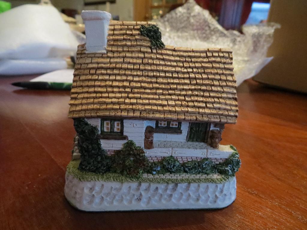 MAQUETTE MINIATURE DE LAITERIE - David Winter Cottages, Enlèvement ou Envoi, Comme neuf, Autres types
