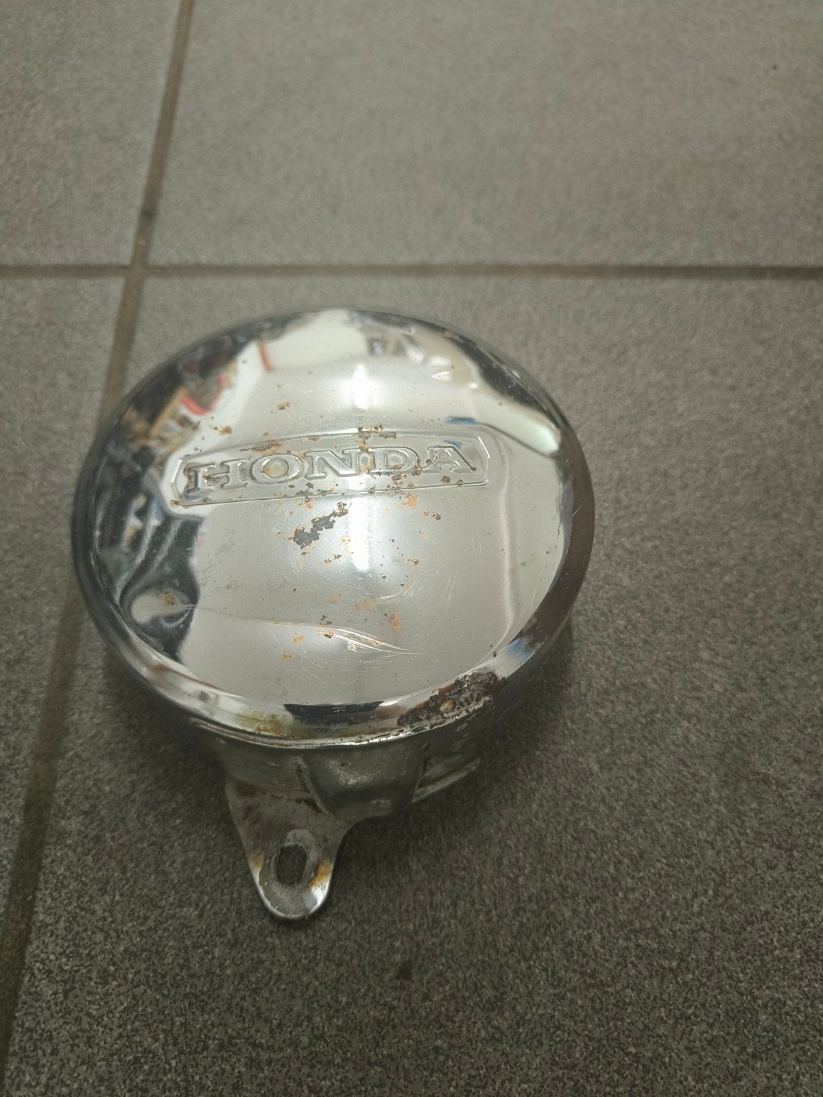 Honda Camino - chrome plaat met lichte beschadiging, Enlèvement ou Envoi, Utilisé, Bloc, Honda camino amigo novio