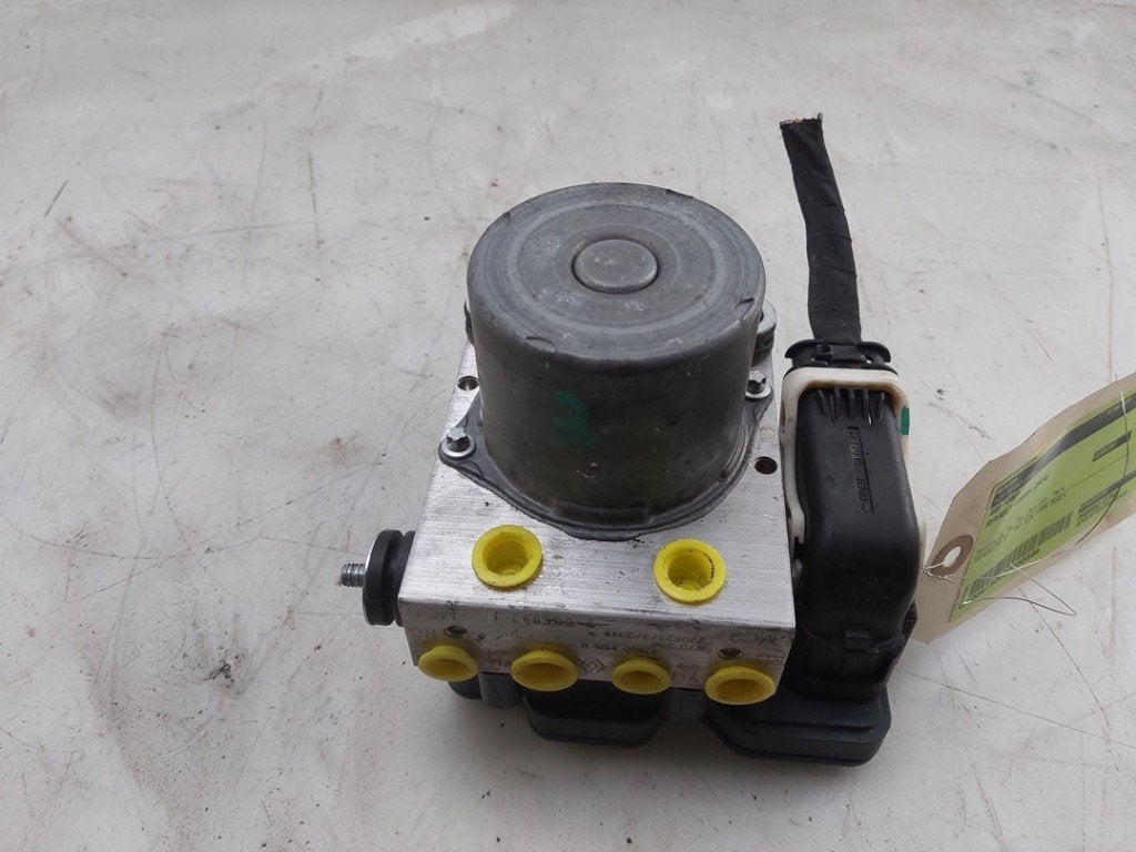 ABS POMP ABS Arkana (RJLL) (|476608195R|476608281R|), Robert Bosch AG, Gebruikt, Renault, Robert-Bosch-Allee 1
74232  Abstatt, DE