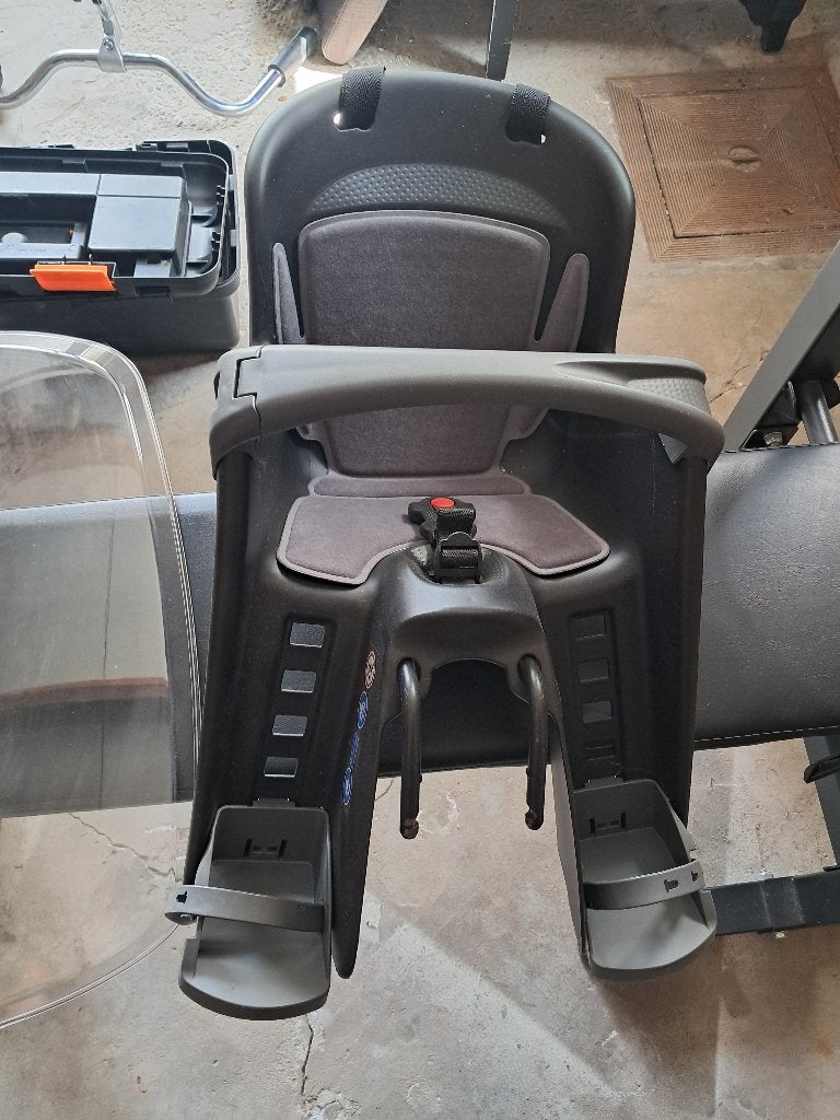 Kinderzitje fiets pollisport, Ophalen, Voetsteuntjes, Voorzitje, Nieuw