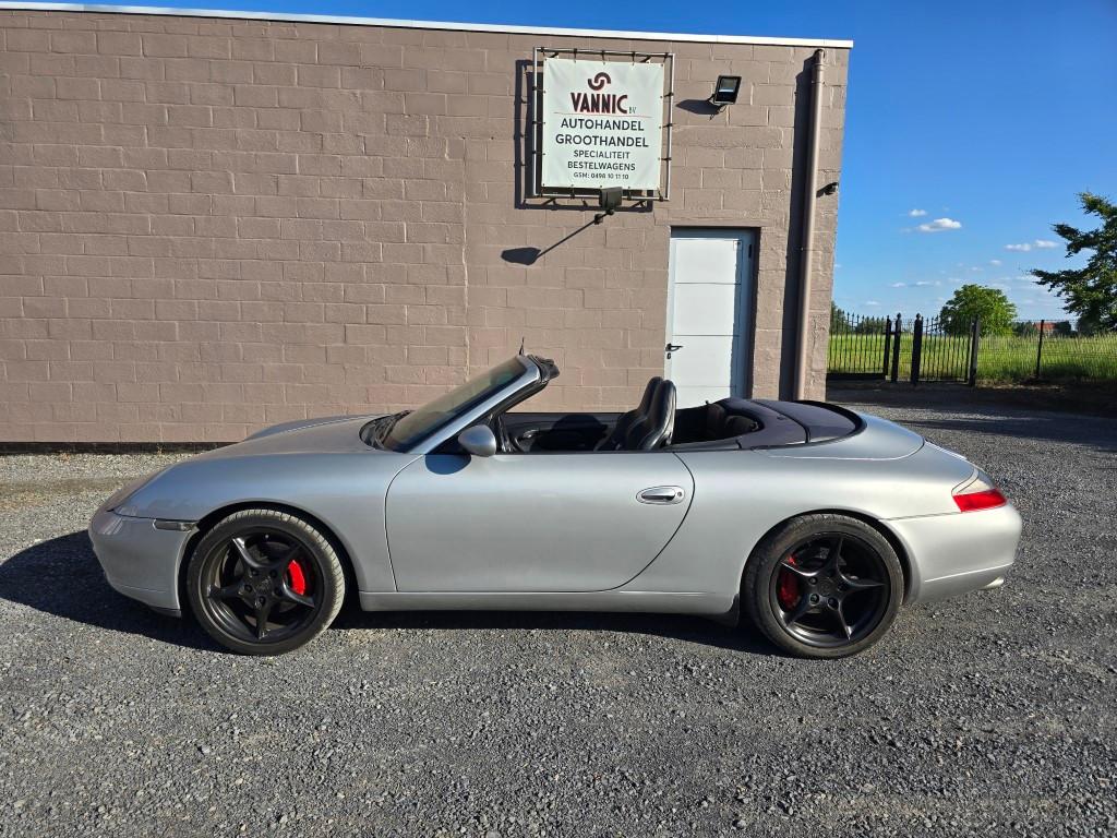 Porsche 996 carrera 4 Cabrio Manueel , collector !, Auto's, Porsche, Zwart, Cabriolet, Leder, Bedrijf