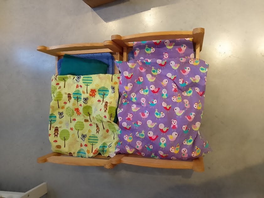 Twee Houten Poppenbedjes, Kinderen en Baby's, Ophalen, Gebruikt, Babypop