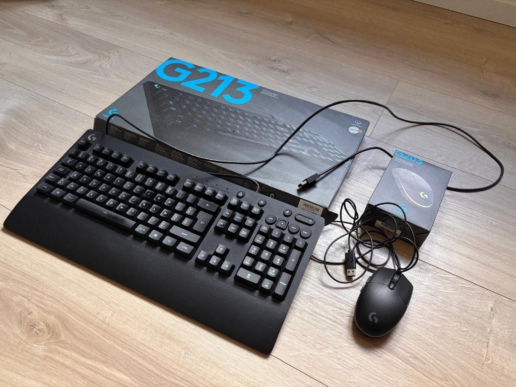 Gaming toetsenbord AZERTY-BE & muis met USB aansluiting, Computers en Software, Toetsenborden, Logitech, Ophalen of Verzenden