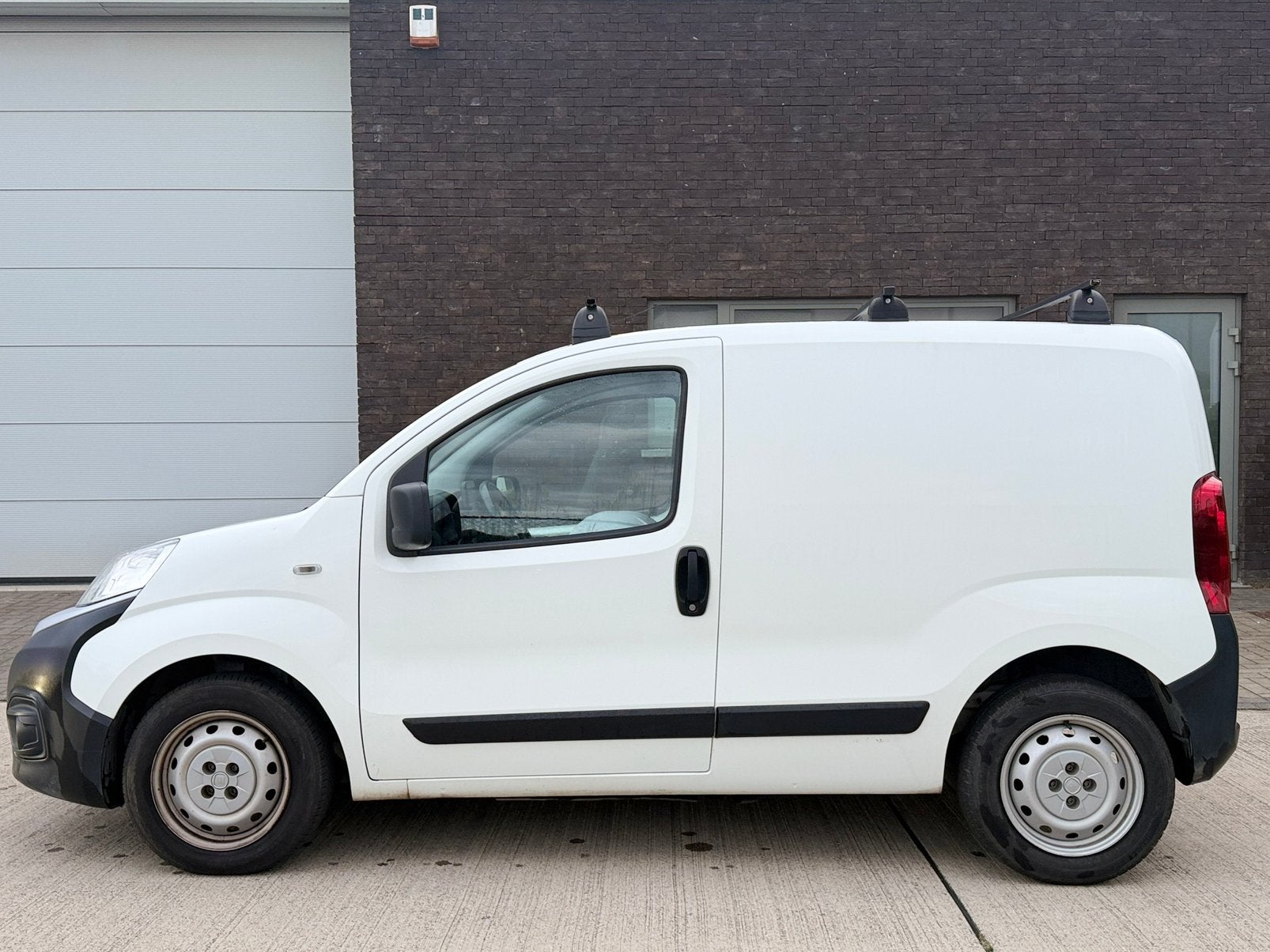 ! VERKOCHT !            Fiat Fiorino 1.3d 2020 *61.000km*, Auto's, Bedrijf, Overige carrosserie, Te koop, 1300 cc