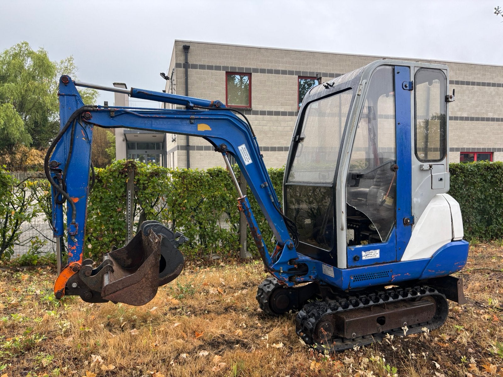 Airman(hitachi) AX-15 minigraver graafmachine snelwissel, Zakelijke goederen, Machines en Bouw | Kranen en Graafmachines, Ophalen