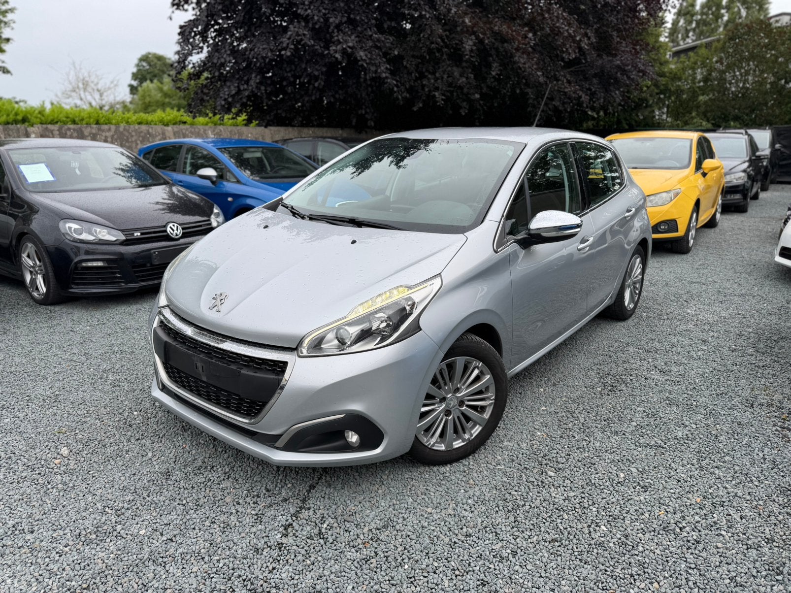 Peugeot 208 1.2 Benzine, garantie - 12 maanden, Stof, 1198 cc, Bedrijf, 5 deurs