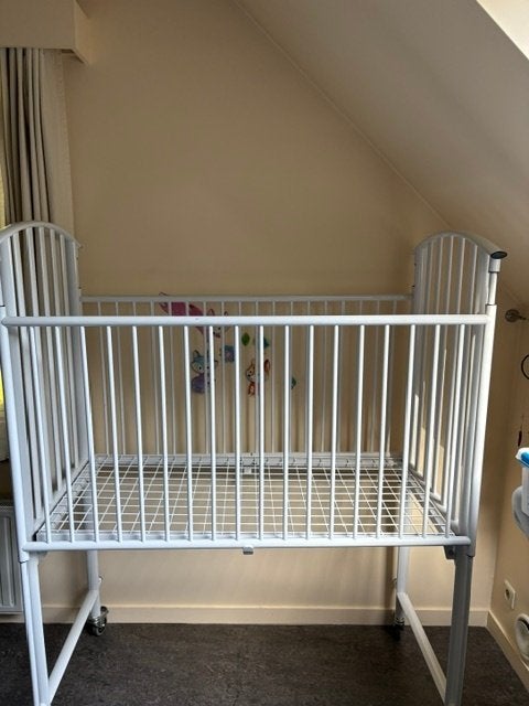 kinderbed, Ophalen, Hoogslaper of Stapelbed, Zo goed als nieuw, Minder dan 140 cm