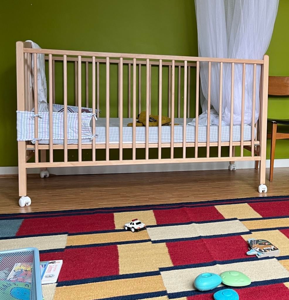 Baby bed - 70x140cm - 4 mattress heights, Enfants & Bébés, Enlèvement, Utilisé, Lit