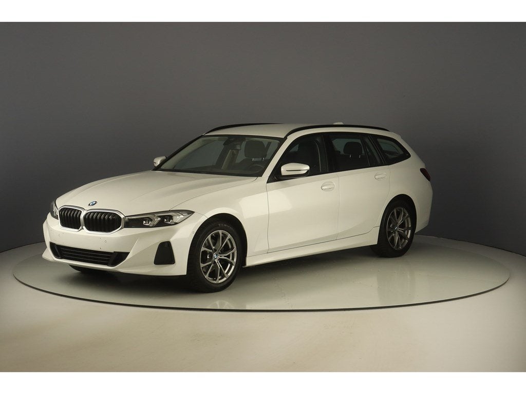 BMW 318 iA Touring 156pk Pack Park Assist, Automaat, Wit, 5 deurs, 3 Reeks