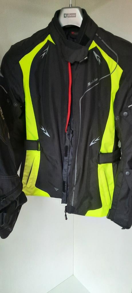Motorvest en broek, Ophalen