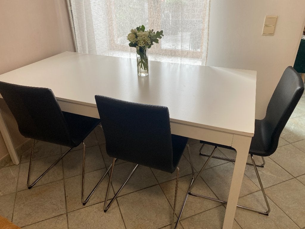 Table et 6 chaises noires à vendre !, 150 à 200 cm, Cinq personnes ou plus, Enlèvement, Utilisé
