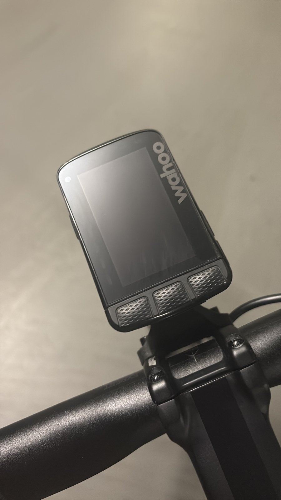 Wahoo ELEMNT roam 2, Fietsen en Brommers, Fietsaccessoires | Fietscomputers, Ophalen of Verzenden, Zo goed als nieuw