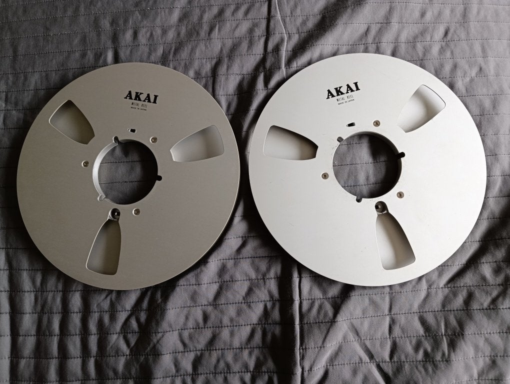 AKAI lege metal spoelen in perfecte staat/2 stuks/, Audio, Tv en Foto, Ophalen, Bandrecorder