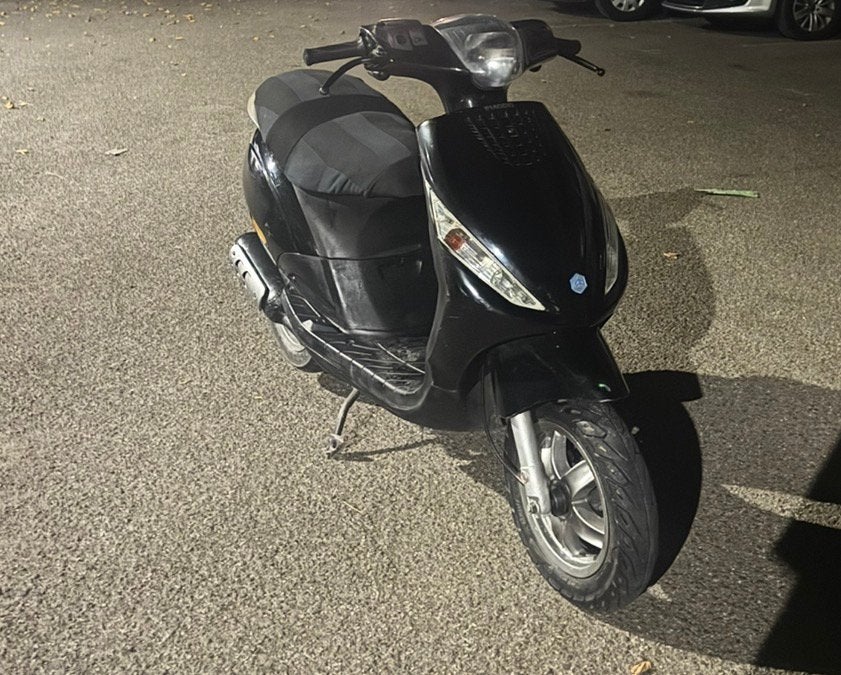 Zip 2t, Fietsen en Brommers, Scooters | Piaggio, Ophalen, Tweetakt, Zip, Klasse A (25 km/u)
